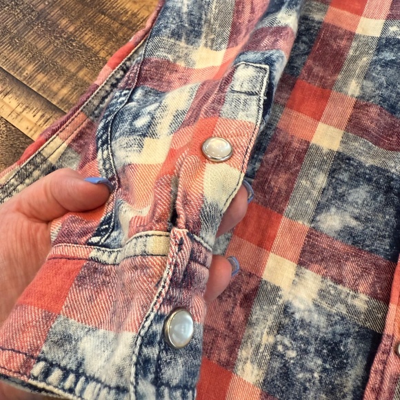 Justify Acid Wash Red Plaid Pearl Snap Shirt SZ Large - Picture 7 of 8